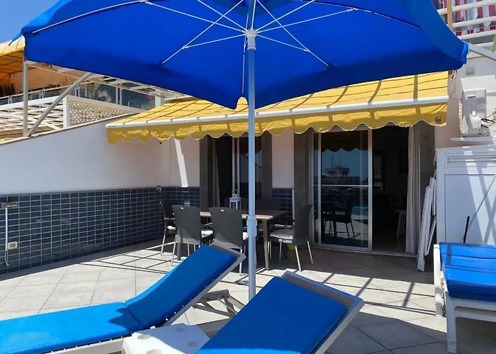 Billy\'S Beachfront Apartment With Pool Access